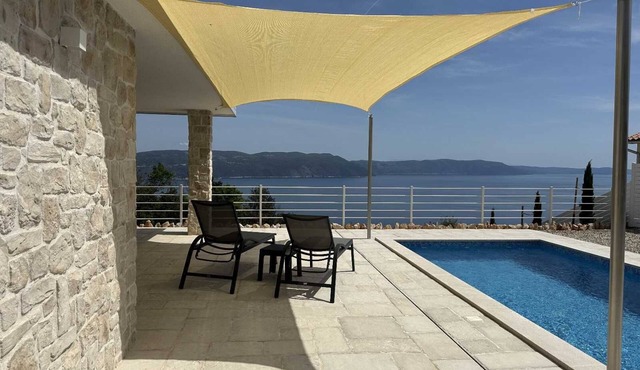 Angel Marie Villa in a calm location with sea-view