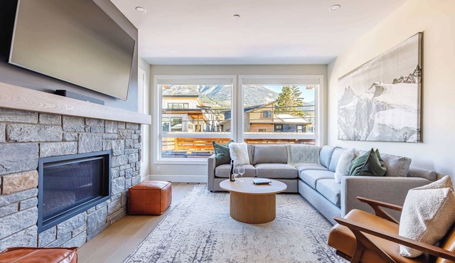 Aurora Luxe - Stunning Townhouse Private Hot Tub