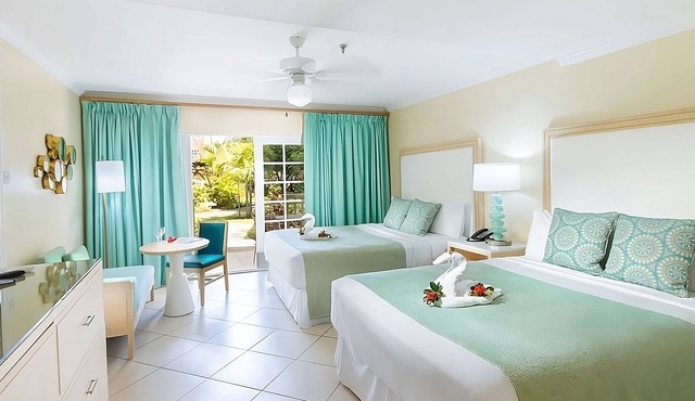 Beachfront Accommodations! Two Relaxing 2BR Suites, Outdoor Pool, Free Parking!