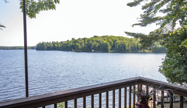 Beautiful 2 bdrm cottage with fireplace and a view in Minden Hills-Pet Friendly!