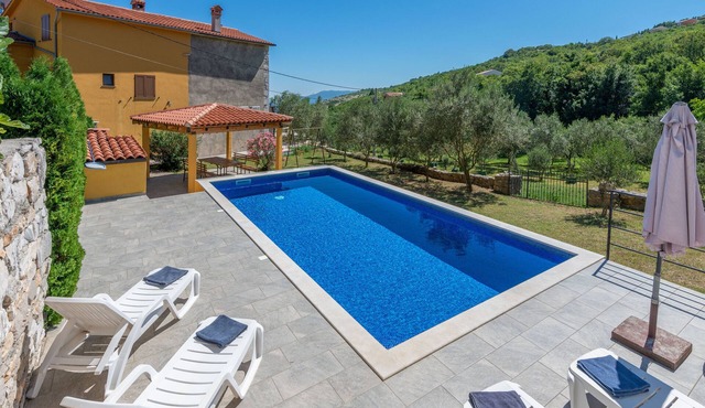 Beautiful villa with sea view, for 7 people