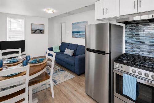 Belmar Beach Bungalow 35 Blocks to Sand Fire Pit, Grill, 3 Beach Badges