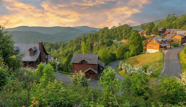 Big Views Near Asheville New Hot Tub with Mountain Views New Weber Grill