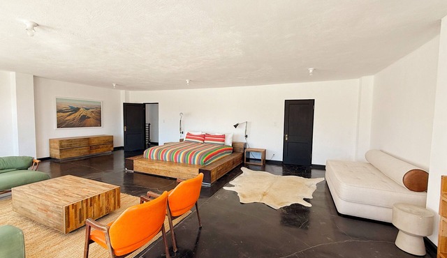 BRITE BUILDING - Spacious Upstairs Condo in heart of Marfa