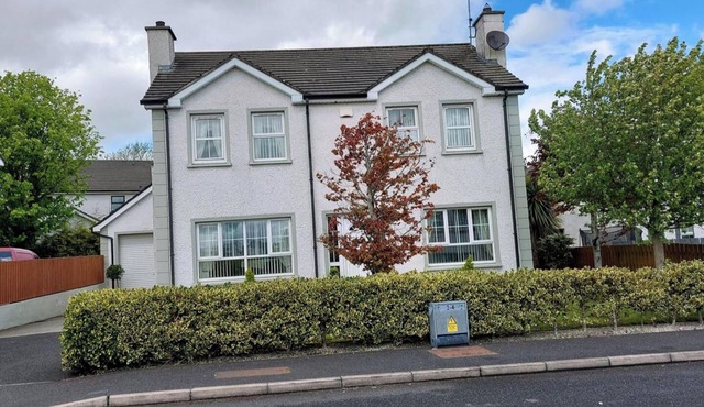 Carndonagh - 3-Bedrooms - Sleeps 6/7 - Garden