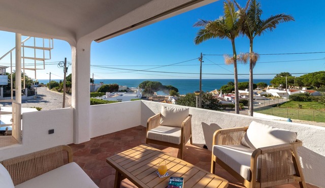 Casa Beira Mar - 2 bed apartment with sea views