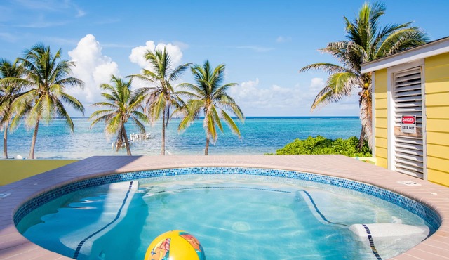 Cayman Snuggle Beach - 1 OR 2 Bedrooms right on the Beach!