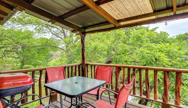 'Cedar Falls Cabin 5': 1/2 Mile to Turner Falls