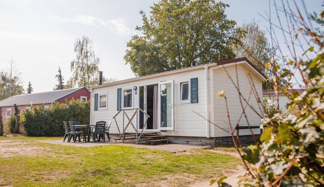 Chalet by the Water in Leukermeer