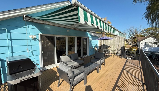 Charming one-bedroom Ausable View apartment centrally located in Grand Bend.