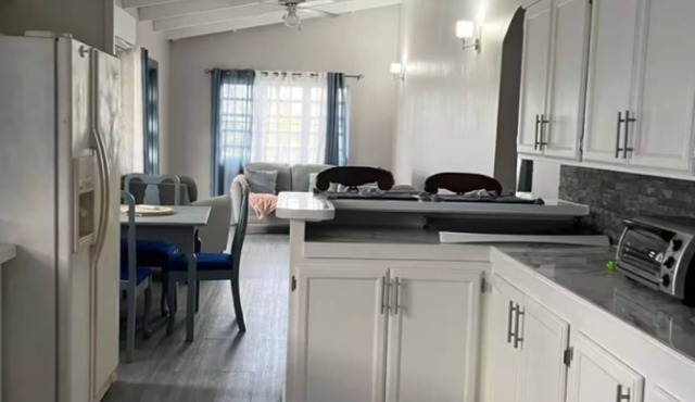Cheerful 2 bedroom Home