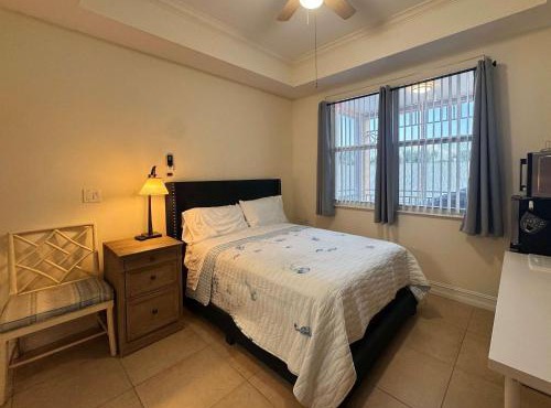 Cozy Studio by Bonita Beach with Desk & Bikes