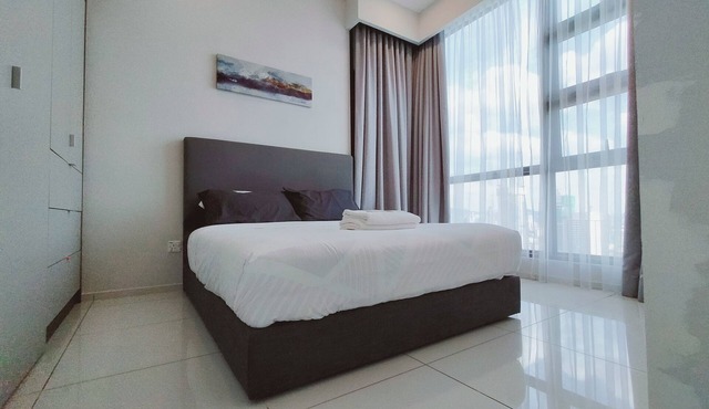 Cozy top suite Infinity pool 500m MRT/Bkt Bintang