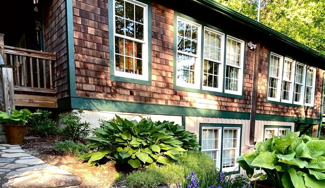 Creative & Sophisticated Retreat Between Asheville and Black Mountain