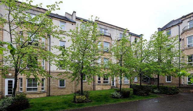 Dicksonfield Apartment