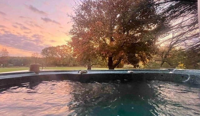 Entire modern farmhouse with year round hot tub.