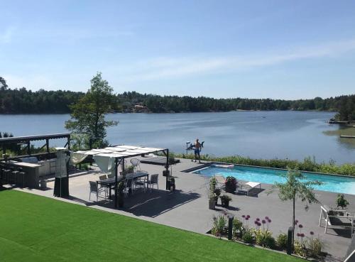 Exclusive Lakefront Mansion with pools in Stockholm