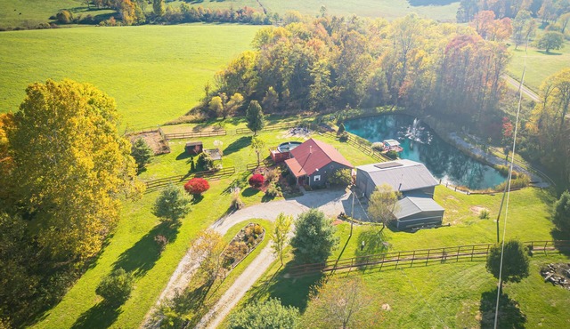 Fall in Hocking Hills, Luxury Cottage with Hot Tub, Fire Pits, & Pond