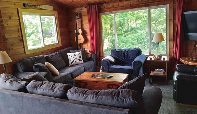 Family Waterfront Cottage - McKellar, Ontario
