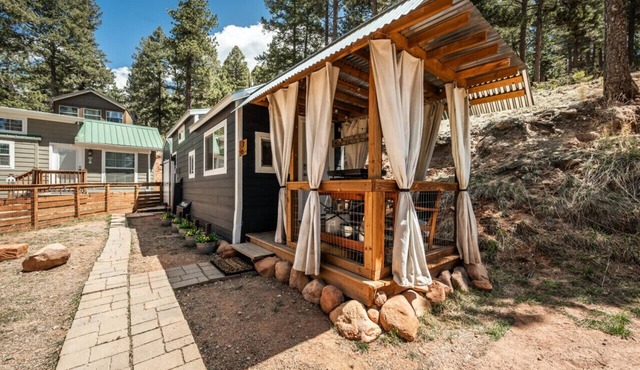 Glamping Under the Stars | Firepit, BBQ & Views