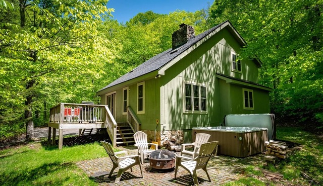 Gnarnia - 434 Cabin Mountain Road Gnarnia - Air Conditioning, Lake Access, Fire Pit, Hot Tub