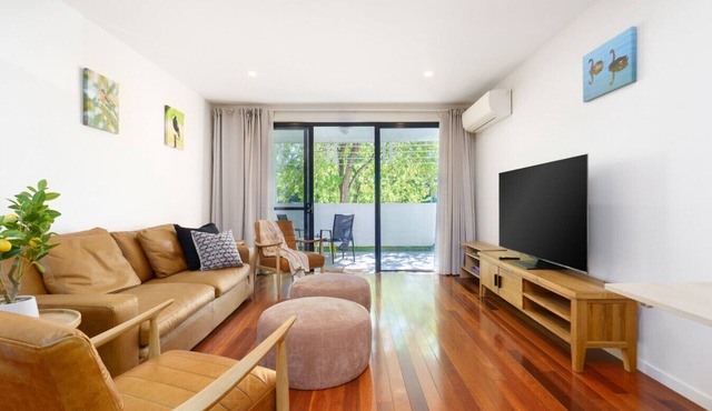 Ground Floor Apartment with Park Views, Kingston