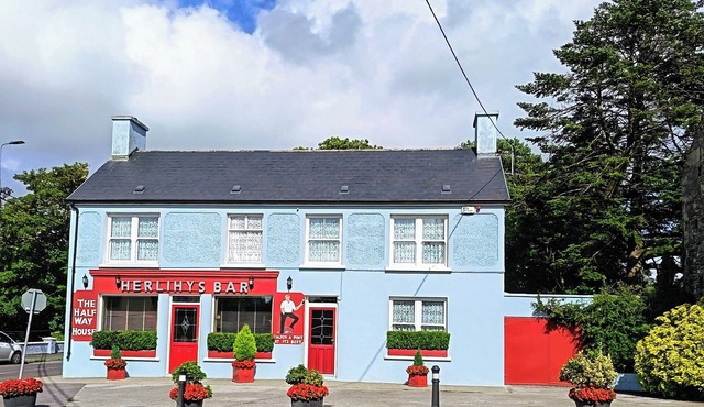 Herlihy's, Farranfore, Killarney, Co Kerry, V93 XW74, Ireland. Live in Irish Pub