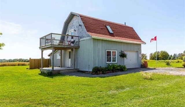Homestead 1810 - newly renovated barn loft apartment minutes from Charlottetown