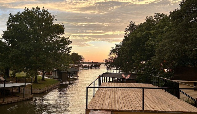 Island Park Cottage- Cozy 2-bedroom home on the Lake
