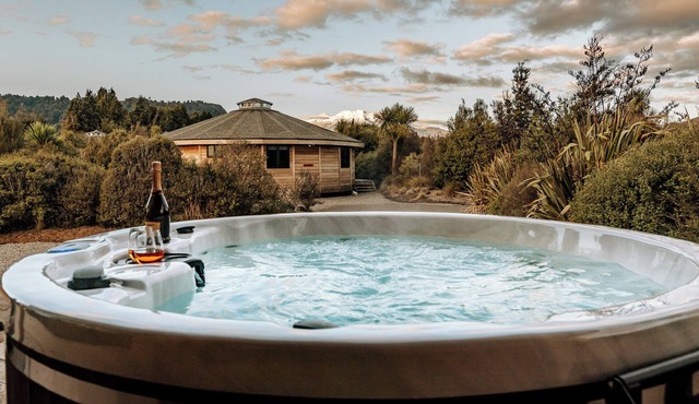 Kaho - Ohakune Holiday Home with Spa