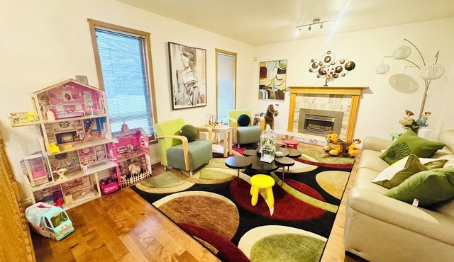 Kid's Paradise*Kingbed*Near WEM*Fireplace*4BR Home