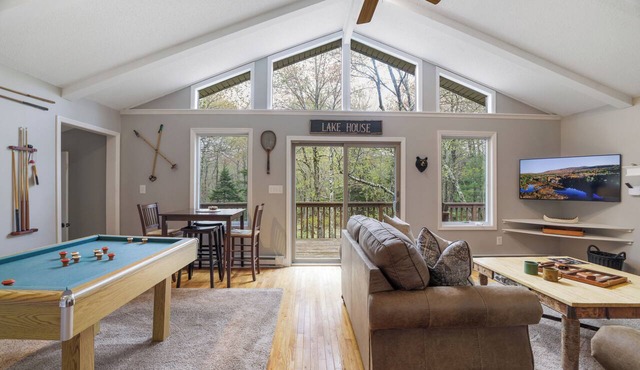Lake Access, Lakefront Bars & Restaurants, Peaceful Wooded Retreat With Hot Tub