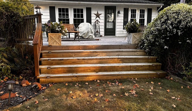 Lakefront Hidden Gem on Rose Lake! Cozy Cottage & Camper Spot with Private Docks