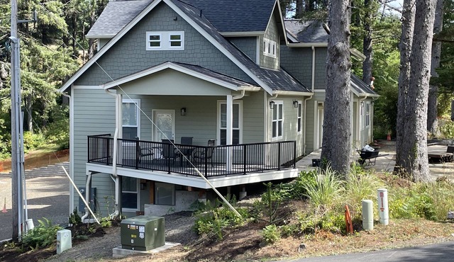 Luxury 4 Bedrooms House in Neskowin South Beach.