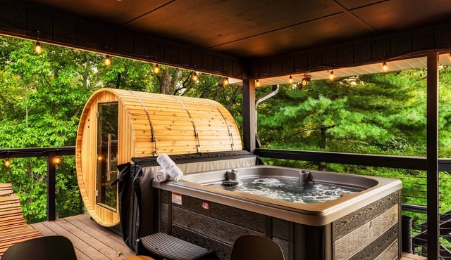 Luxury Summer Escape-HeatedPool-HotTub-Sauna-Views