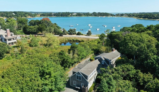 Luxury Waterfront with Game Room!