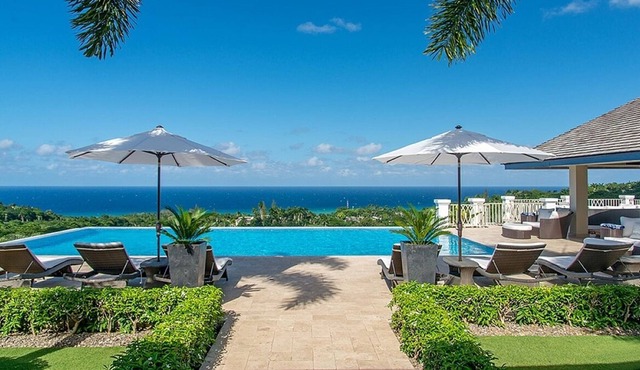 Magnificent Villa - Panoramic Sea Views, Extensive Grounds, Infinity Pool & Gym, Exceptional Staff