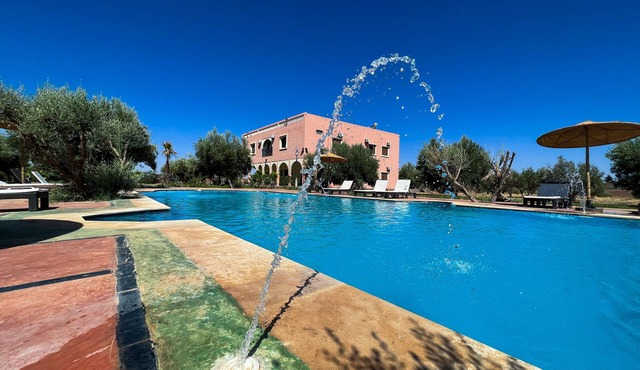 Maison de Campagne Rénovée Avec Piscine, et une Belle Grand Jardin