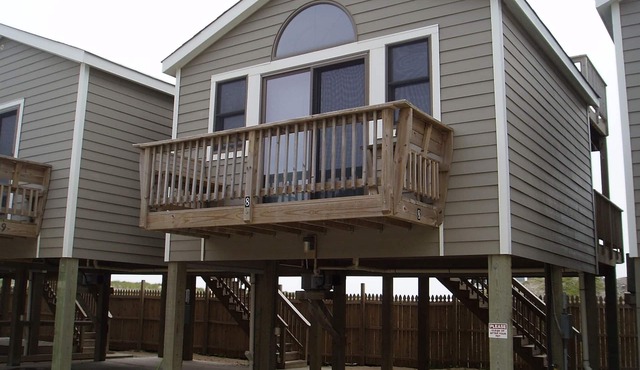 "Might as Whelk" is a spacious beachy cabana!