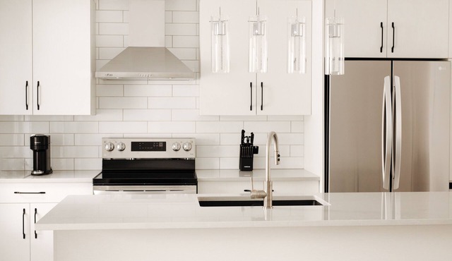 Modern Furnished House Near Dix30 & Downtown Montreal – Monthly Stays Welcome