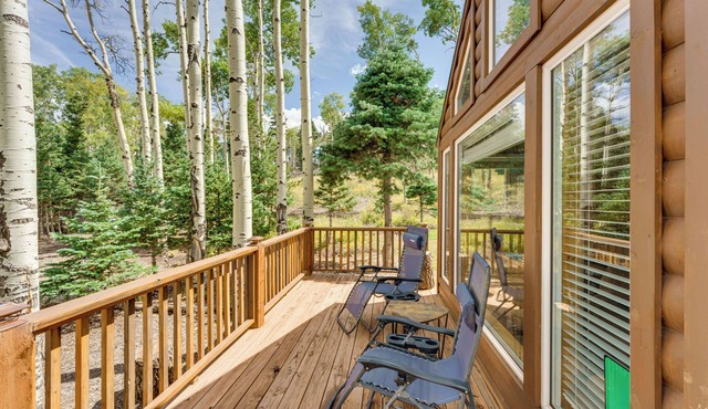 Mountain Views: Cabin in Fort Garland Near Hiking