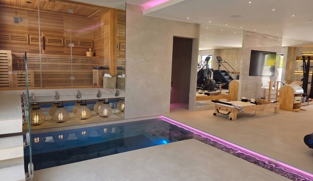 Ocean View House With Own Private Gym Sauna, Plunge Pool, Cinema & Arcade Room