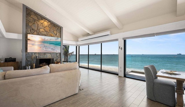 Oceanfront Paradise with Loft, Kayaks & Parking
