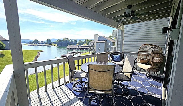 ON LAKE TIME: Lakefront Condo with Beautiful Views of Smith Mountain Lake