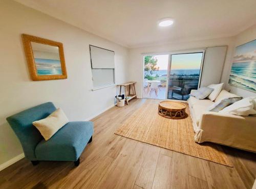 Perfect Oceanfront Cottesloe apartment