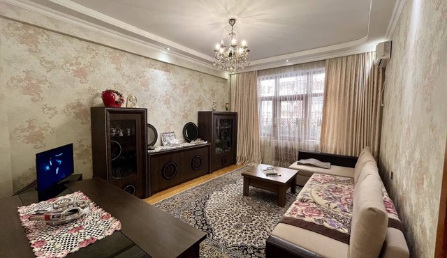 Private Spacious Apartment close to Center, Baku