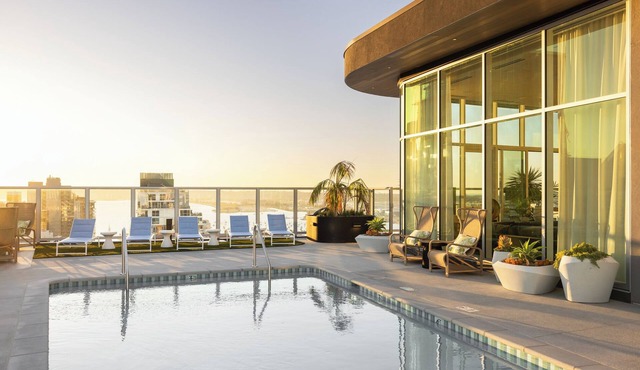 Rooftop Pool + Spa + Sky Lounge | Little Italy + Bay Views | Ancora by AvantStay