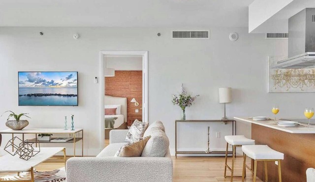 Sleek High-Rise in Vibrant Brickell