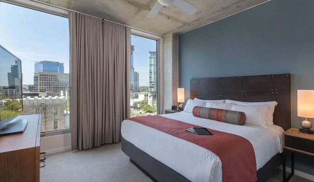 Spacious 1 Bedroom Suite in Gorgeous Downtown Austin