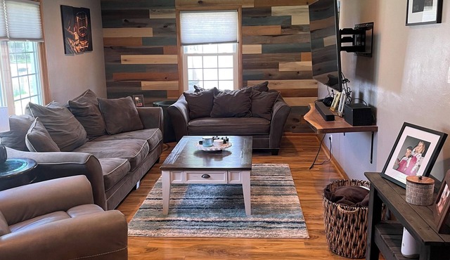 Spacious 2 Bedroom House in the Heart of Kimberly